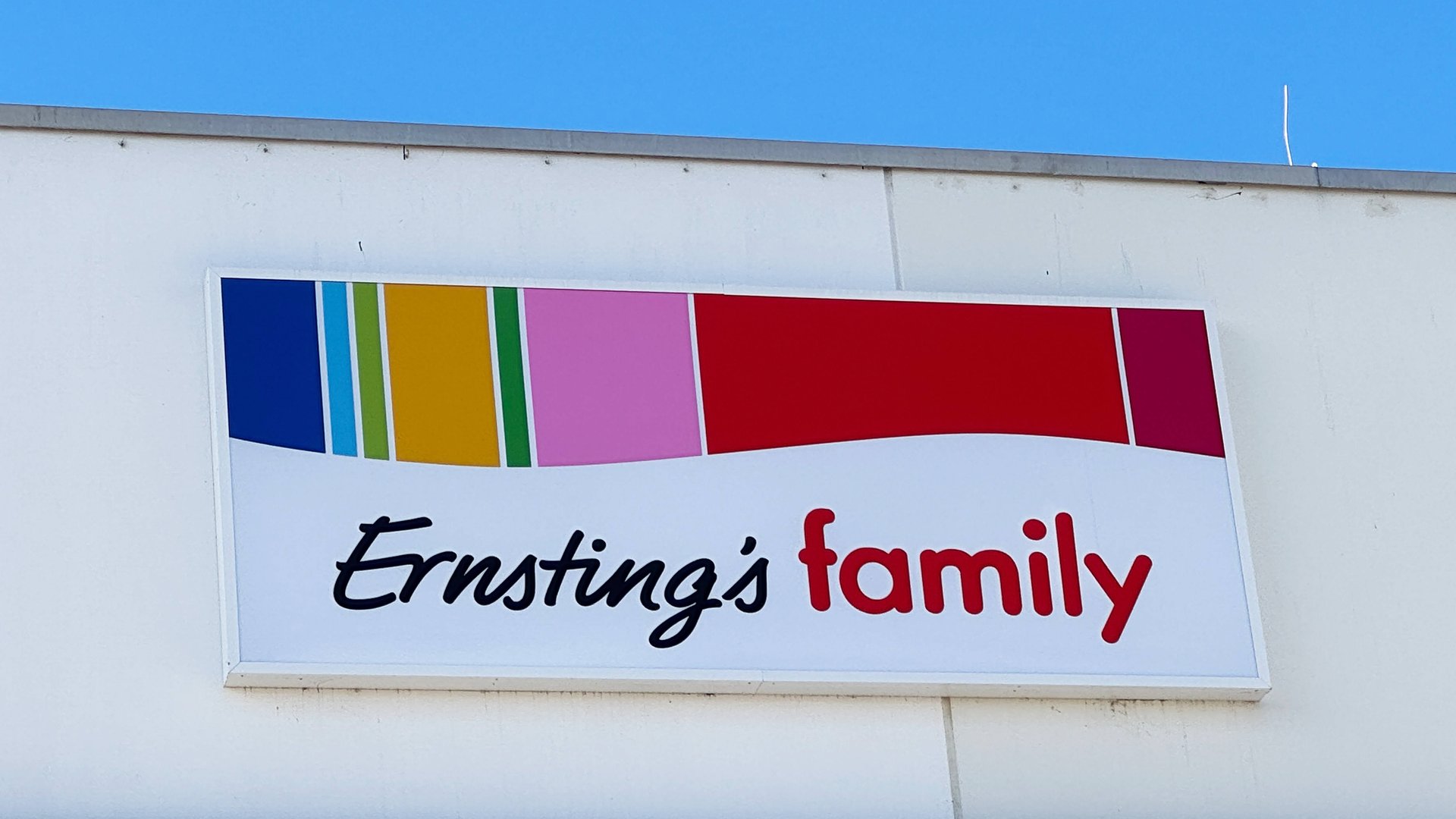 Diese-gestreifte-Bluse-mit-Herz-Stickerei-von-Ernsting-s-family-sorgt-im-Fr-hling-f-r-Begeisterung