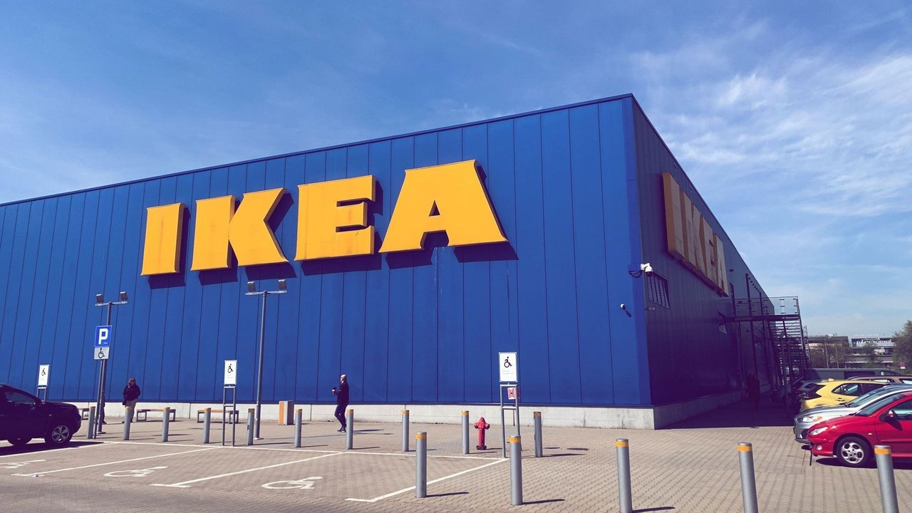 Mit diesem stylishen Hack zauberst du eine Bank für dein Badezimmer.