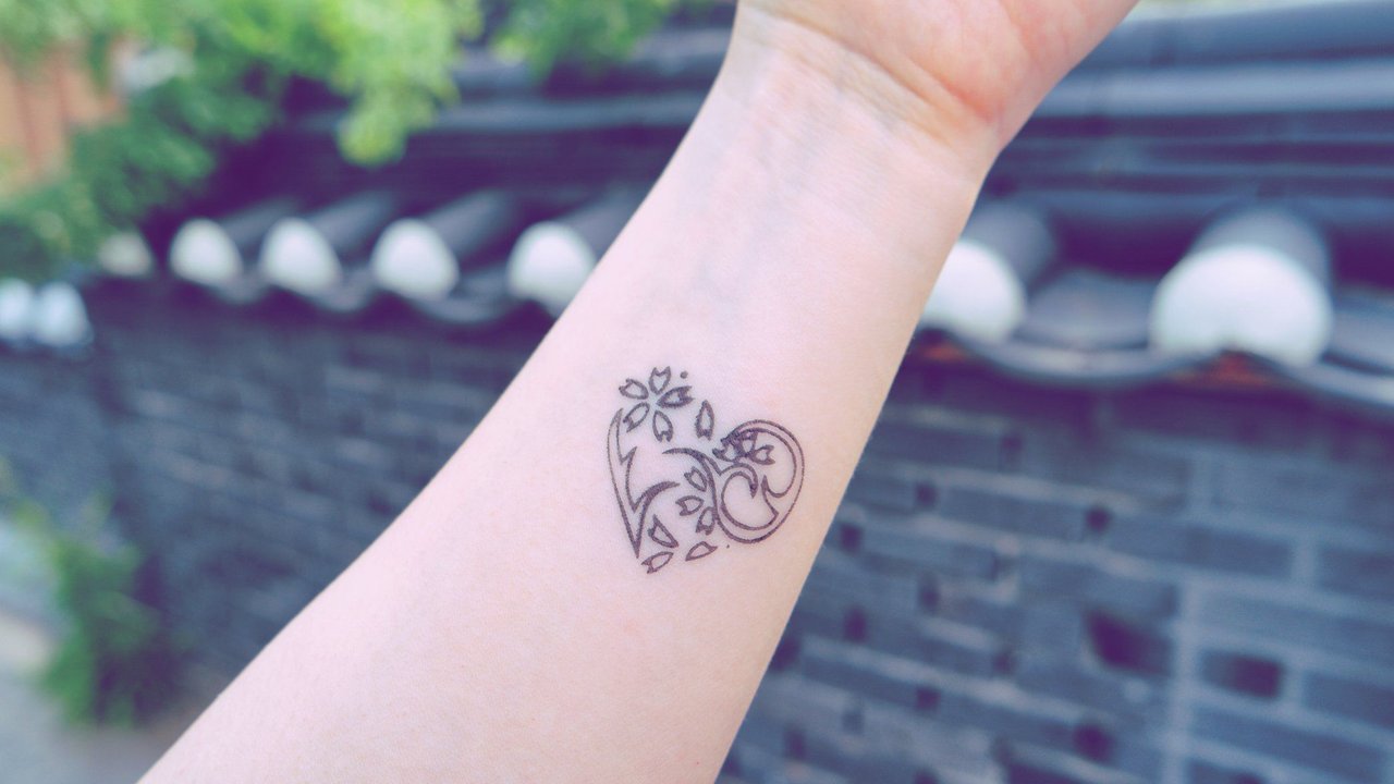 Herz-Tattoos: 7 wunderschöne Ideen und Vorlagen zur Inspiration