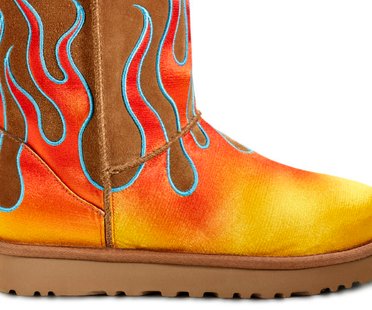 Womens Short Flames in Chestnut