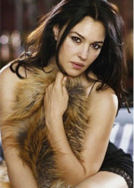 Monica Belucci ist eine sinnliche Schauspielerin. Monica Belucci ist eine sinnliche Schauspielerin.
