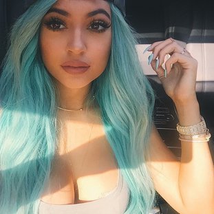 Kylie Jenner postet fast täglich sexy Selfies auf Instagram Kylie Jenner postet fast täglich sexy Selfies auf Instagram