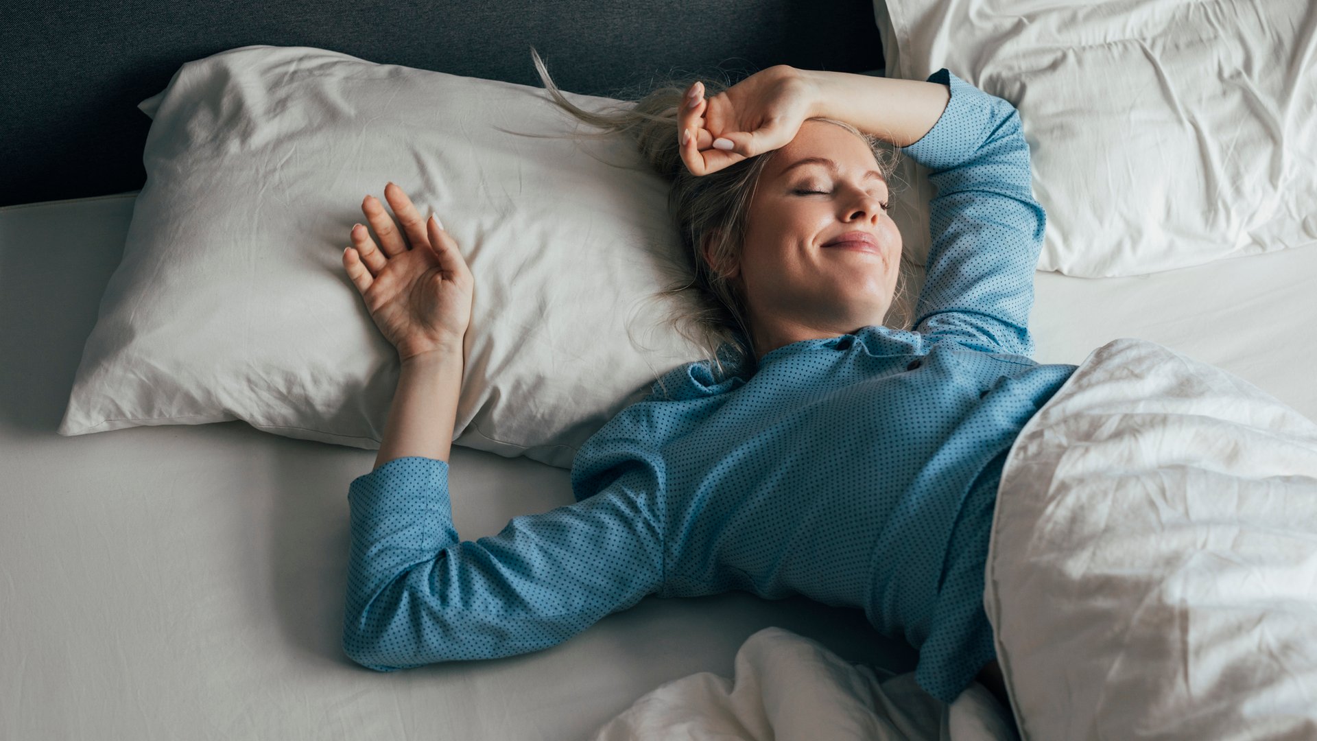 Genie-e-einen-traumhaften-Schlaf-mit-diesem-G-nsefeder-Kissen-von-Jysk