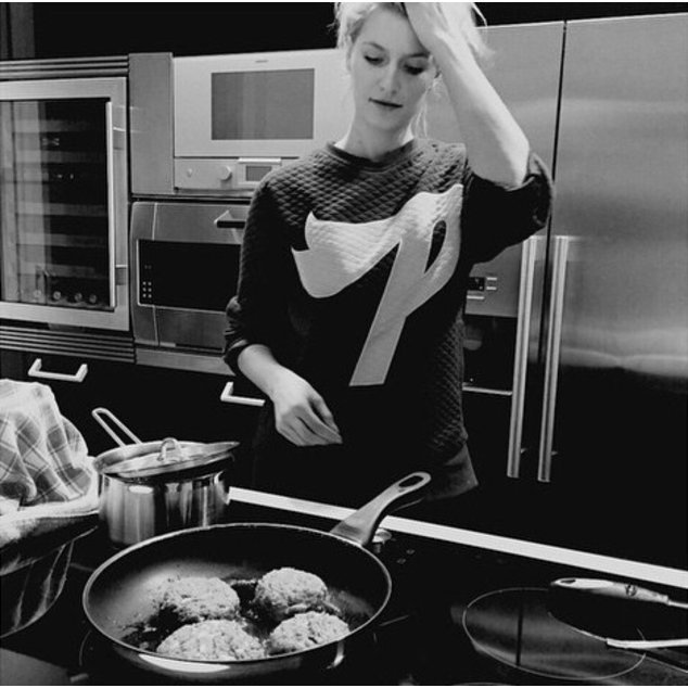 Lena Gercke am Herd Lena Gercke am Herd