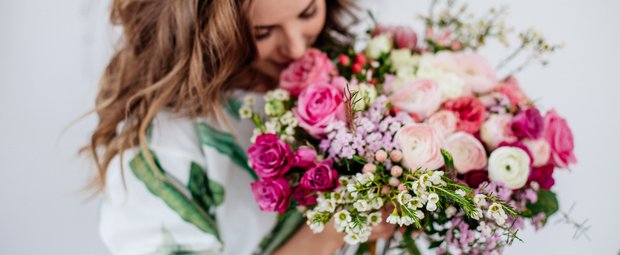 Valentinstags-Überraschung: Die 13 romantischsten Blumensträuße zum Online-Bestellen!