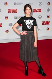 altersgemaess-kleiden-midi-rock-viergegendiebank.jpg altersgemaess-kleiden-midi-rock-viergegendiebank.jpg