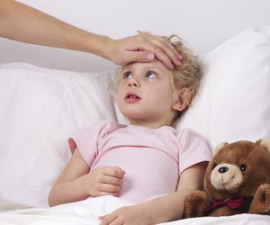 Blinddarmentzündung beim Kind: Das sind die typischen Symptome