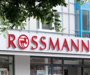 Beauty-Geheimtipp: Dieses 4 Euro Brow Lifting Gel von essence erobert alle Herzen