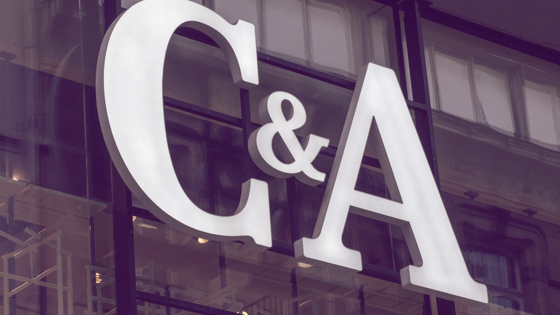 Sale: Mit diesen Deals kannst du jetzt bei C&A ordentlich sparen!