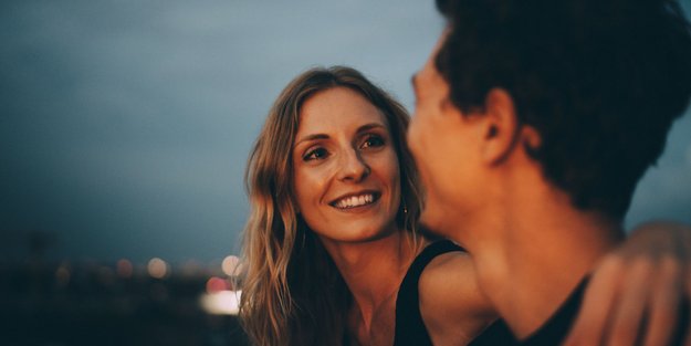Verbundene Seelen: 5 Sternzeichen erkennen im Juni ihre Gefühle für eine Person, die ihnen wichtig ist