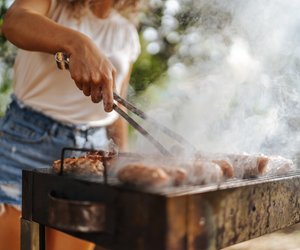 Den Grill reinigen? Diese Putztricks sind ein Gamechanger nach jedem Grillabend!