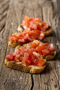Bruschetta mit Tomaten Bruschetta mit Tomaten