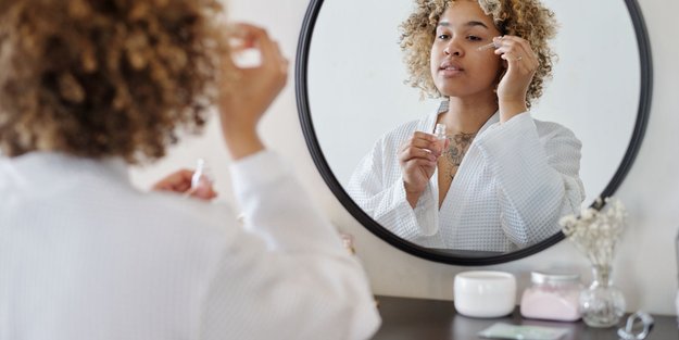 Günstig & effektiv: Die besten Seren mit Retinol für strahlend schöne Haut