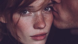 Mit diesen 5 Düften bleibst du immer in seinem Kopf (und er kann sich nicht dagegen wehren)