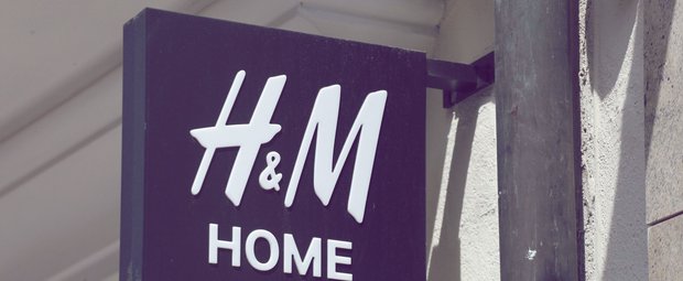 Wie im Urlaub! Mit dieser schönen Deko von H&M-Home wird dein Balkon zur stylisch-grünen Oase