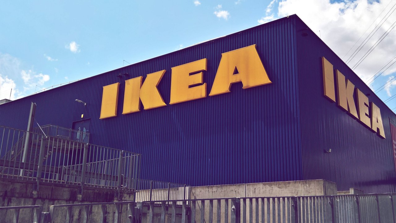 Der Einrichtungsriese Ikea lockt immer wieder mit tollen Produkten wie diesem Biomülleimer.