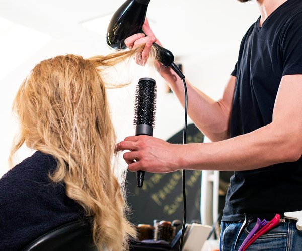 Wie oft zum Friseur Reicht es, wenn ich alle paar Monate gehe?