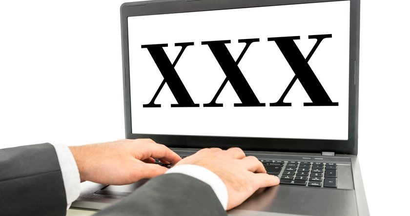 XXX-Schrift auf Laptop