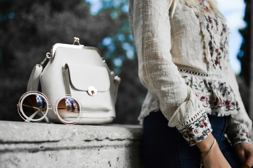 Helle Taschen sind im Sommer ein Must-have.