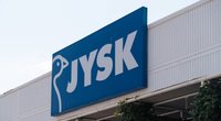 Mit diesem orangefarbenen Windlicht von Jysk wird es im Herbst gemütlich bei dir