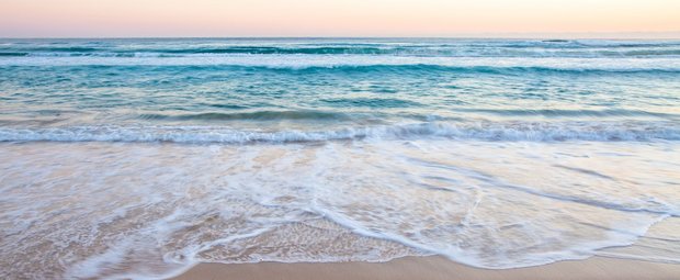 Wie ein Strandtag: Diese Meersalz-Parfums bringen den Ozean zu dir