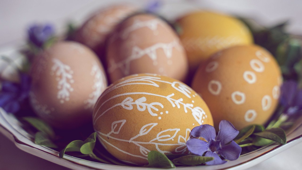 Eier auspusten: Dieser Trick zum Ausblasen ist Gold wert!