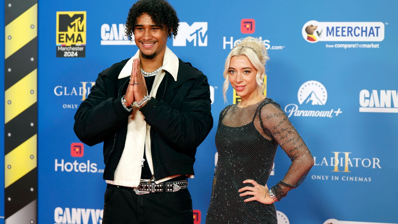 Jermaine Diallo und Walentina Doronina bei der Verleihung der MTV European Music Awards 2024 in der Co-op Live Arena. Manchester, 10.11.2024 *** Jermaine Diallo and Valentina Doronina at the MTV European Music Awards 2024 at the Co op Live Arena Manchester, 10 11 2024 Foto:xH.xZwanzigerx/xFuturexImagex mtv_4178