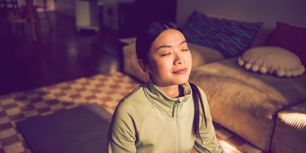 4 Atemübungen, die Stress und Ängste im Alltag sofort reduzieren – laut Breathwork-Experten