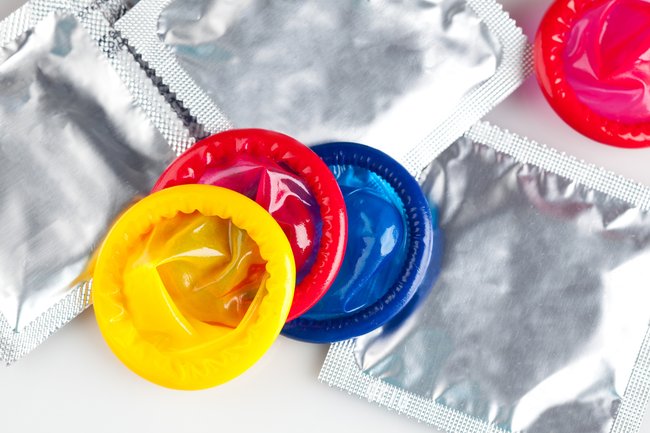 Verhütungszäpfchen und Kondome