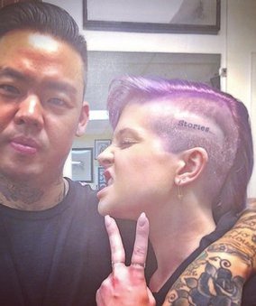 Kelly Osbourne im Tattoostudio Kelly Osbourne im Tattoostudio
