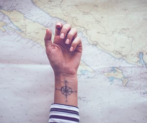 Kompass-Tattoo: Die schönsten Vorlagen und deren Bedeutungen