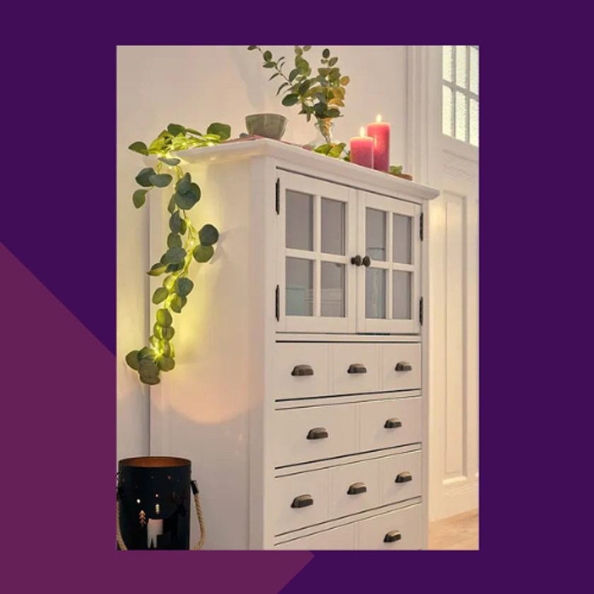 LED-Kunstblumengirlande mit Eukalyptusblättern