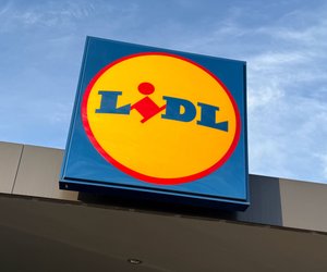 Für den Urlaub am See: Auf dieser Wasserhängematte von Lidl kannst du dich entspannen