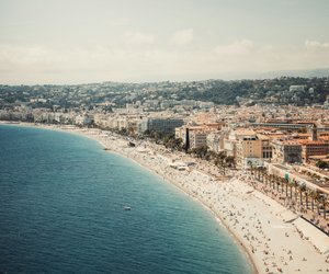 Diese 10 Interior-Pieces von H&M Home bringen die Riviera zu dir!