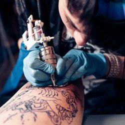 Tattoo-Preise: Diese Kosten erwarten dich!