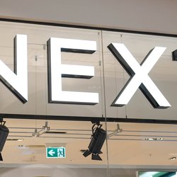 Bei Next gibt es jetzt diesen schicken 60's inspirierten Minirock in Leo-Optik