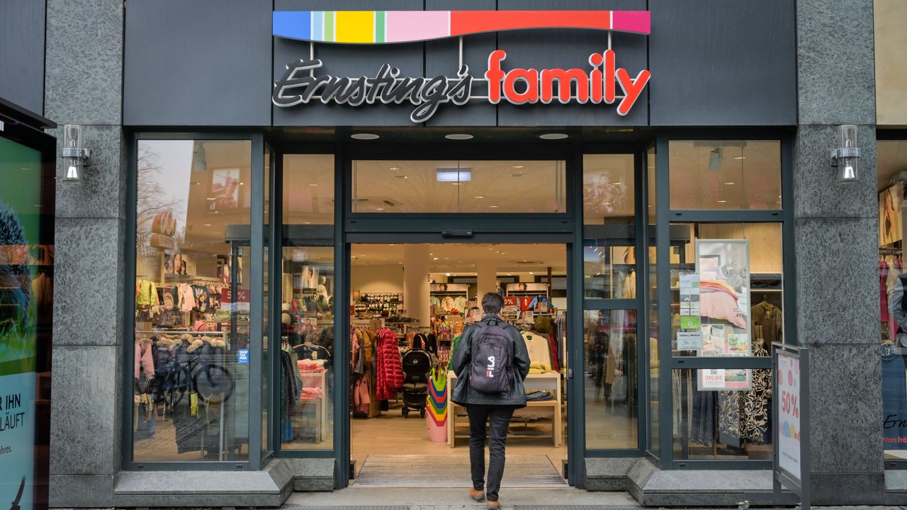 Die Kerze von Ernsting's Family bringt Urlaubsstimmung.