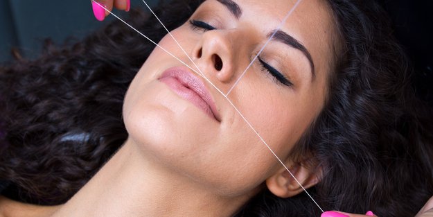 Gesichtshaare entfernen: 12 effektive Methoden
