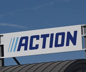 Kreativer Weihnachtszauber: Selbstgemachte Deko, die deinen Tisch zum Strahlen bringt