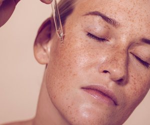 Pflege-Tipp für den Herbst: Mit diesem dm-Serum hat trockene Haut keine Chance