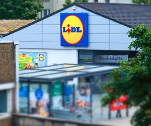 Schlicht, aber schön: Das ausziehbare Schuhregal von Lidl, das alle lieben