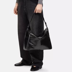 Diese Tasche von Liebeskind ist perfekt für den Alltag (und gerade krass reduziert)