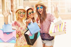 Geh shoppen und auf Reisen Geh shoppen und auf Reisen