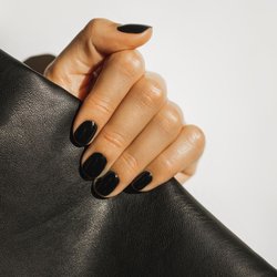 Abblätternder Nagellack? Mit diesen 6 Tricks hält er bis zu zwei Wochen