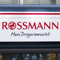 Nach diesem Dieser Rossmann-Lipgloss sind Beauty-Fans regelrecht verrückt