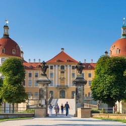 Nostalgischer Ort: Entdecke das märchenhafte Schloss aus „Drei Haselnüsse für Aschenbrödel“