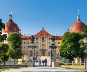 Nostalgischer Ort: Entdecke das märchenhafte Schloss aus „Drei Haselnüsse für Aschenbrödel“