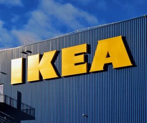 Bei Ikea bekommst du diesen Balkonstuhl für einen unschlagbaren Preis