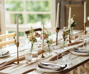 Schnapp dir dieses Steingut-Geschirrset in Pastelltönen bei Amazon zum Sparpreis!