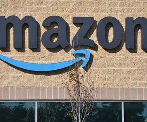 Trendsetter: Diese weiße Vitrine begeistert Amazon-Kunden